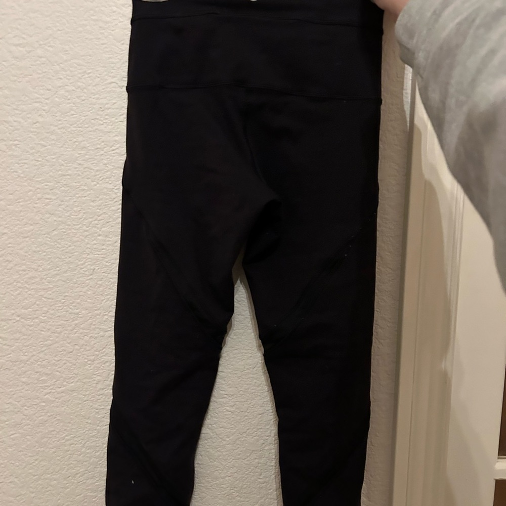 Cropped lululemon leggings - Picture 2 of 2